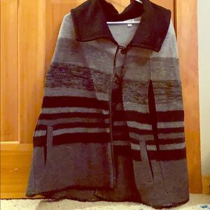 Caslon Wool cape w pockets